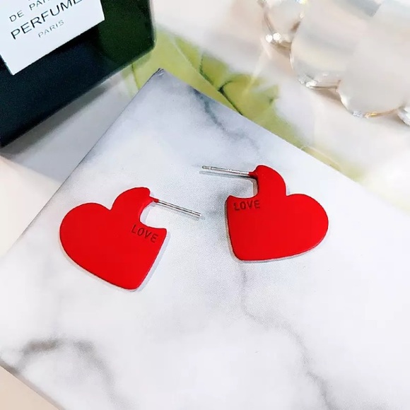 “Hopeful Romantic” Heart Cutout Love Stud Earrings - Picture 6 of 9